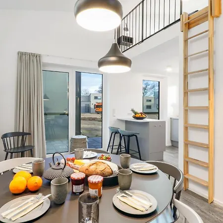 2 Bedroom Gorgeous In Lembruch-duemmer Casa de Férias *